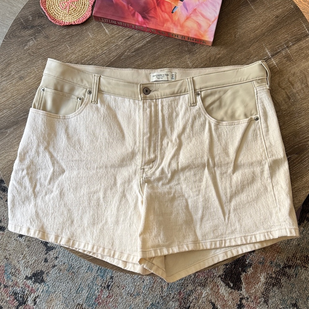 Abercrombie High Rise Dad Short